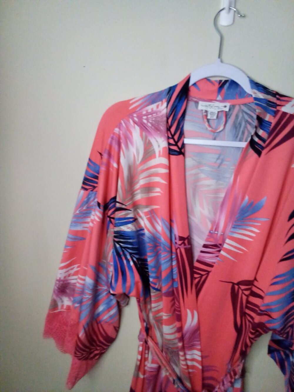 In Bloom By Jonquil Robe Women M L Tie Front Belt Short Sleeve Pattern Pink Blue - Picture 4 of 16